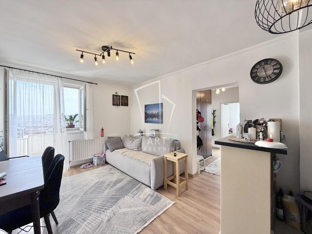 Stan na prodaju u Beogradu, Mirijevo, trosoban, 60m2, cena 220000 evra