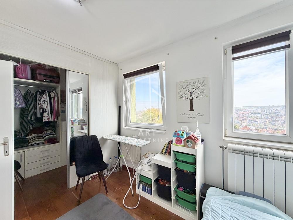 Stan na prodaju u Beogradu, Mirijevo, trosoban, 60m2, cena 220000 evra