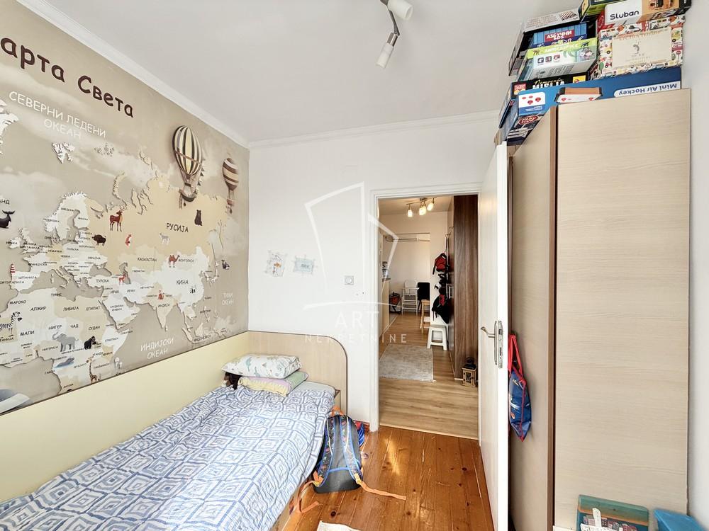 Stan na prodaju u Beogradu, Mirijevo, trosoban, 60m2, cena 220000 evra