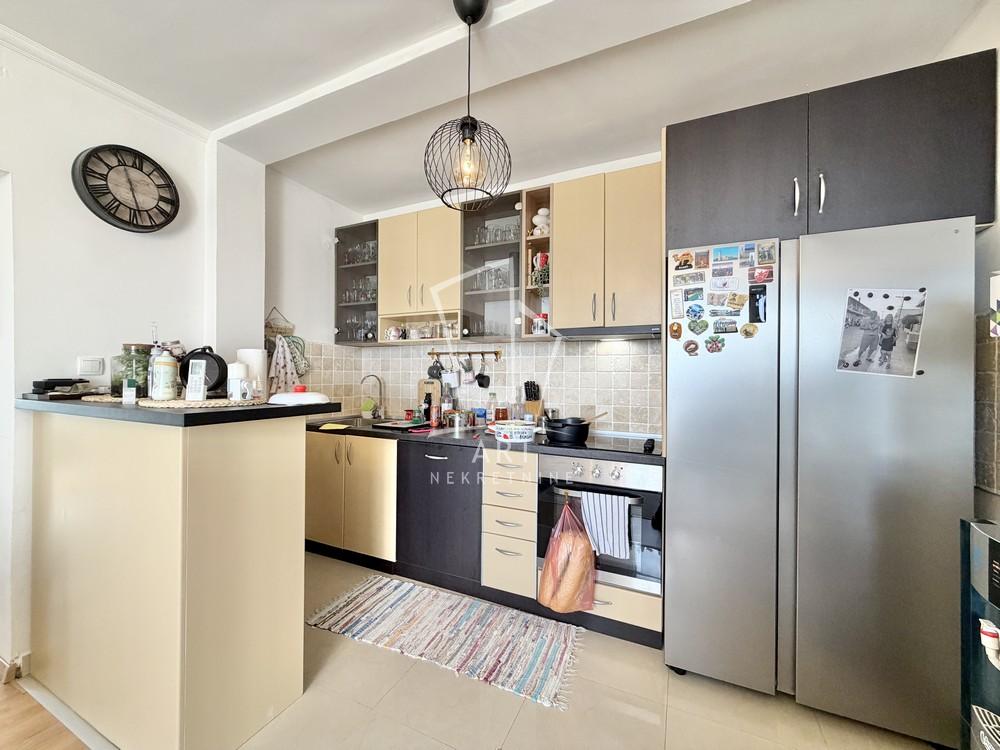 Stan na prodaju u Beogradu, Mirijevo, trosoban, 60m2, cena 220000 evra