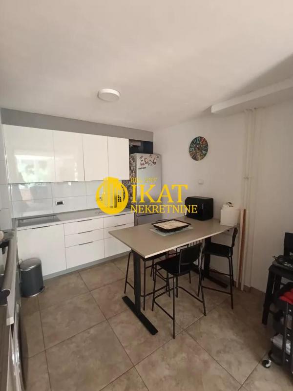 Stan na prodaju u Beogradu, Voždovac, cetvorosoban, 80m2, cena 235000 evra