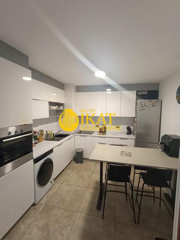 Stan na prodaju u Beogradu, Voždovac, cetvorosoban, 80m2, cena 235000 evra