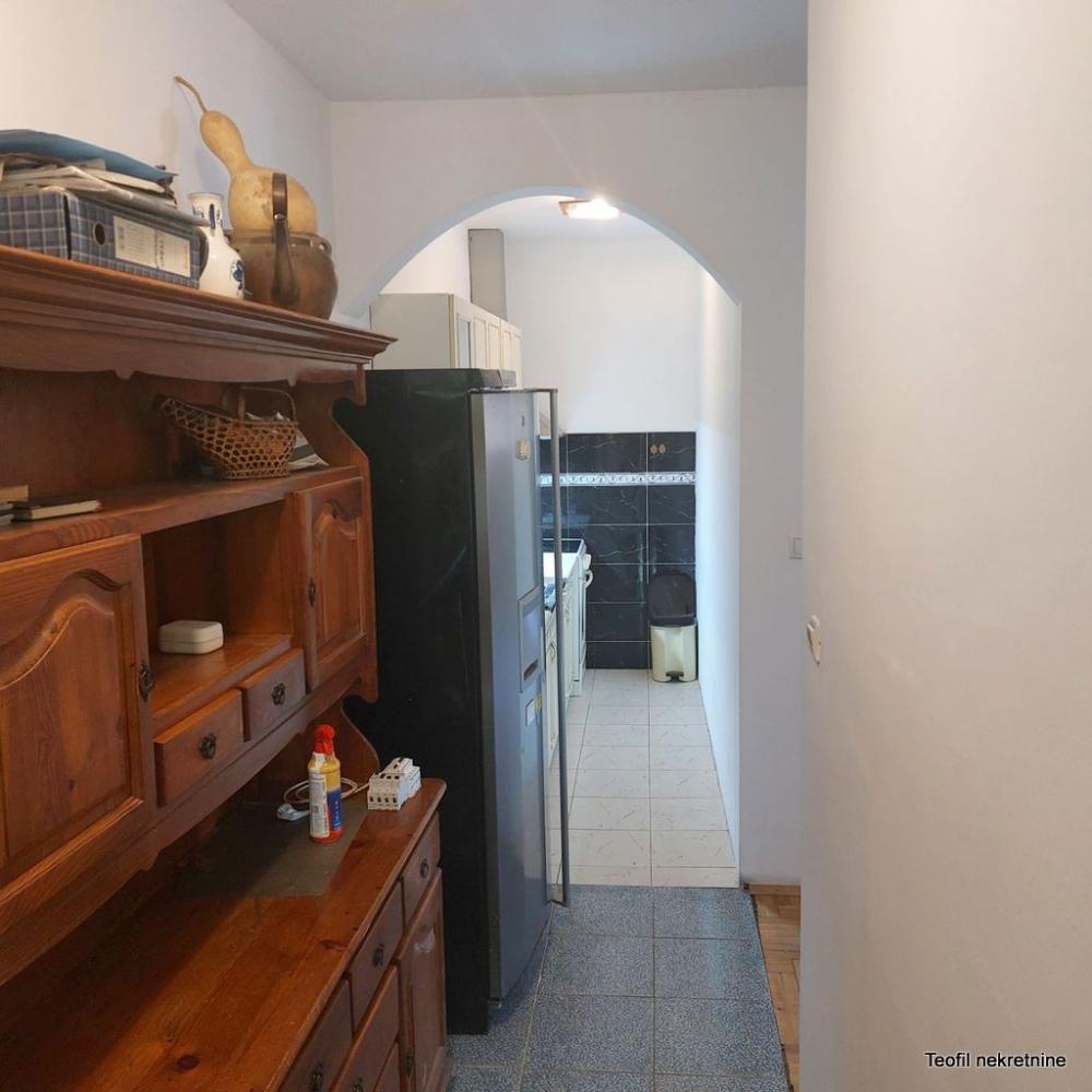 Stan na prodaju u Beogradu, Zemun, trosoban, 66m2, cena 105000 evra