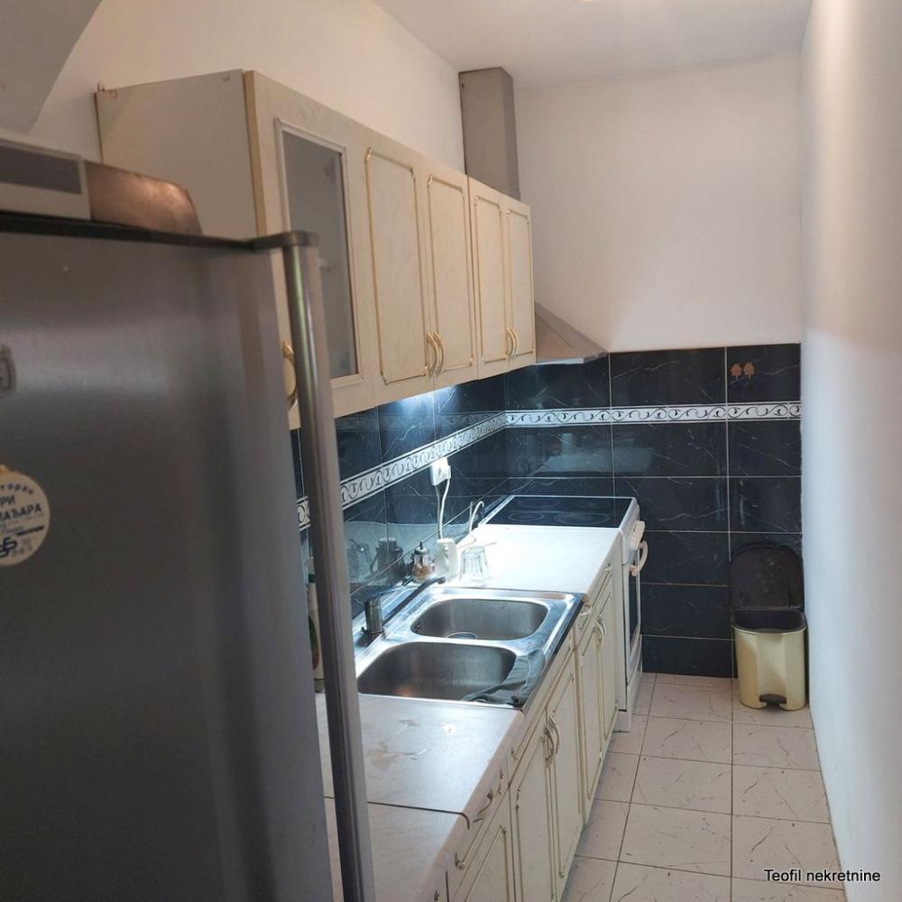 Stan na prodaju u Beogradu, Zemun, trosoban, 66m2, cena 105000 evra