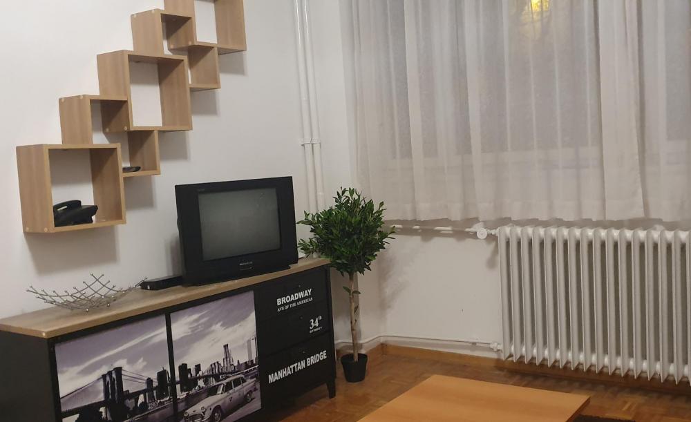 Stan na prodaju u Beogradu, Novi Beograd blok 21 (10. gimnazija), jednosoban, 32m2, cena 138000 evra