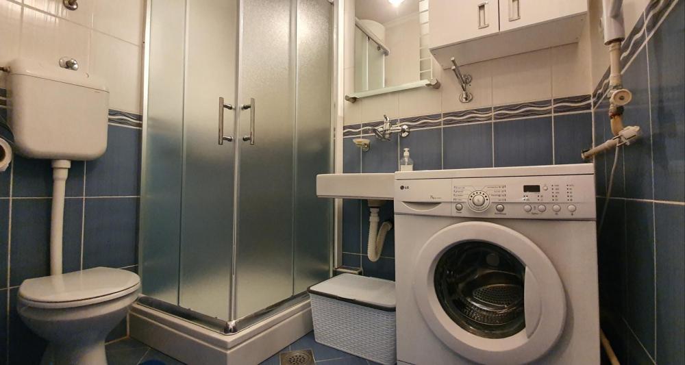 Stan na prodaju u Beogradu, Novi Beograd blok 21 (10. gimnazija), jednosoban, 32m2, cena 138000 evra