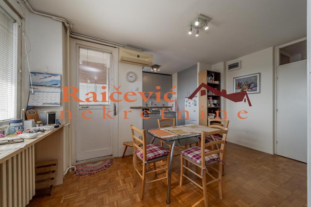 Stan na prodaju u Beogradu, Novi Beograd blok 28 (Potkovica), dvosoban, 55m2, cena 195000 evra