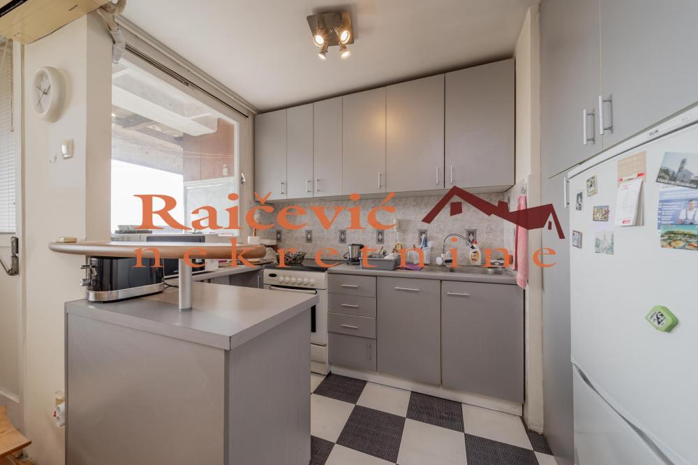 Stan na prodaju u Beogradu, Novi Beograd blok 28 (Potkovica), dvosoban, 55m2, cena 195000 evra
