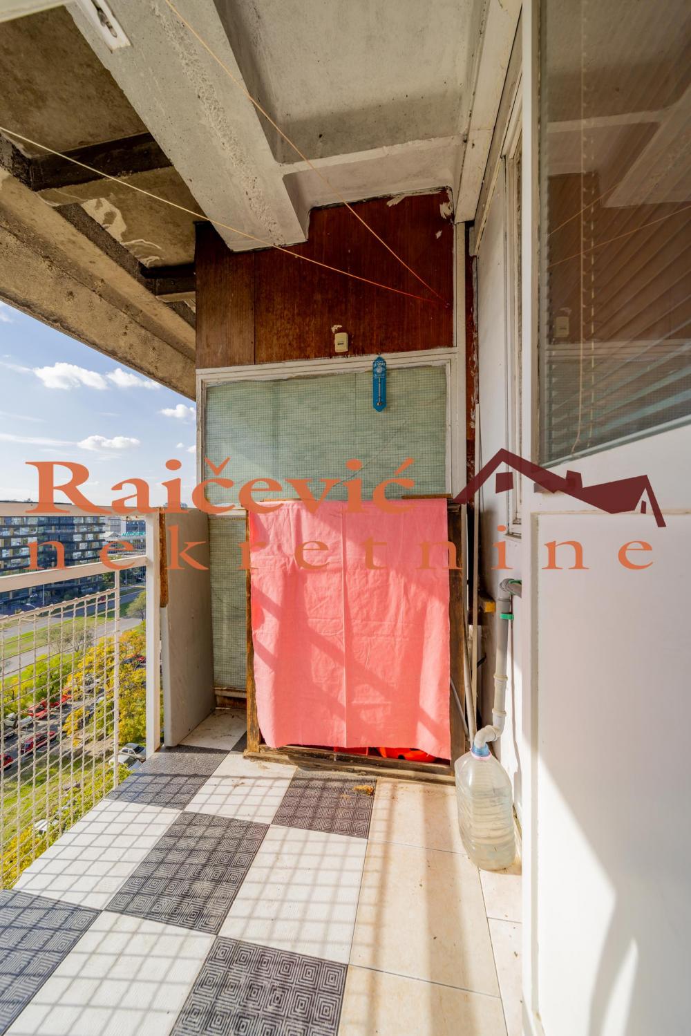 Stan na prodaju u Beogradu, Novi Beograd blok 28 (Potkovica), dvosoban, 55m2, cena 195000 evra