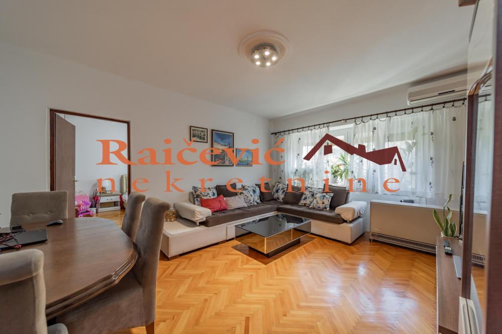 Stan na prodaju u Beogradu, Novi Beograd blok 34 (Studentski grad), dvosoban, 60m2, cena 185000 evra