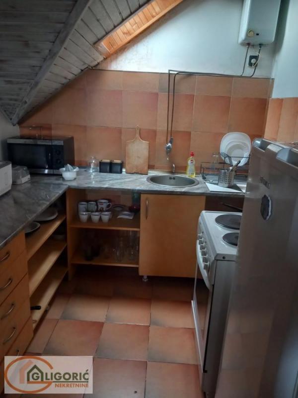 Stan na prodaju u Beogradu, Vukov spomenik, troiposoban, 83m2, cena 197000 evra