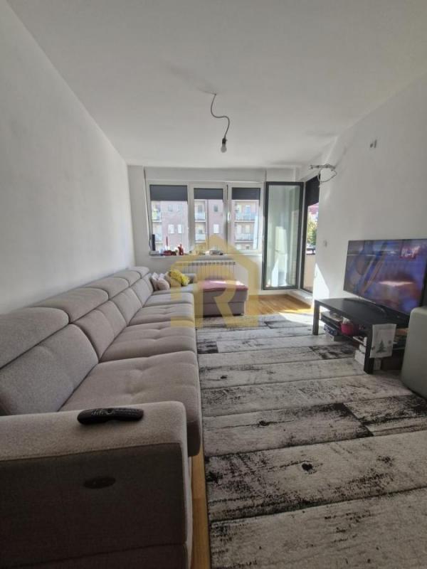 Stan na prodaju u Beogradu, Naselje Stepa Stepanović, trosoban, 74m2, cena 210000 evra