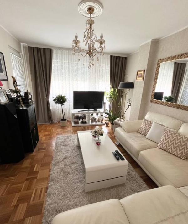 Stan na prodaju u Beogradu, Novi Beograd, trosoban, 67m2, cena 235000 evra