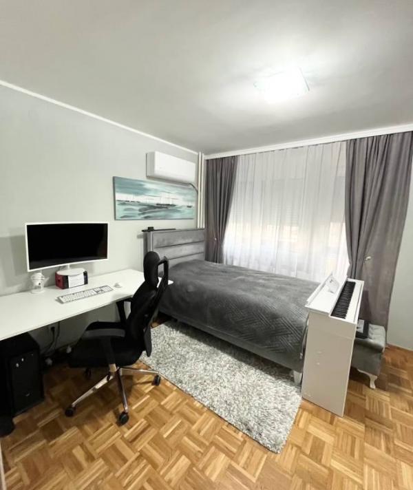 Stan na prodaju u Beogradu, Novi Beograd, trosoban, 67m2, cena 235000 evra