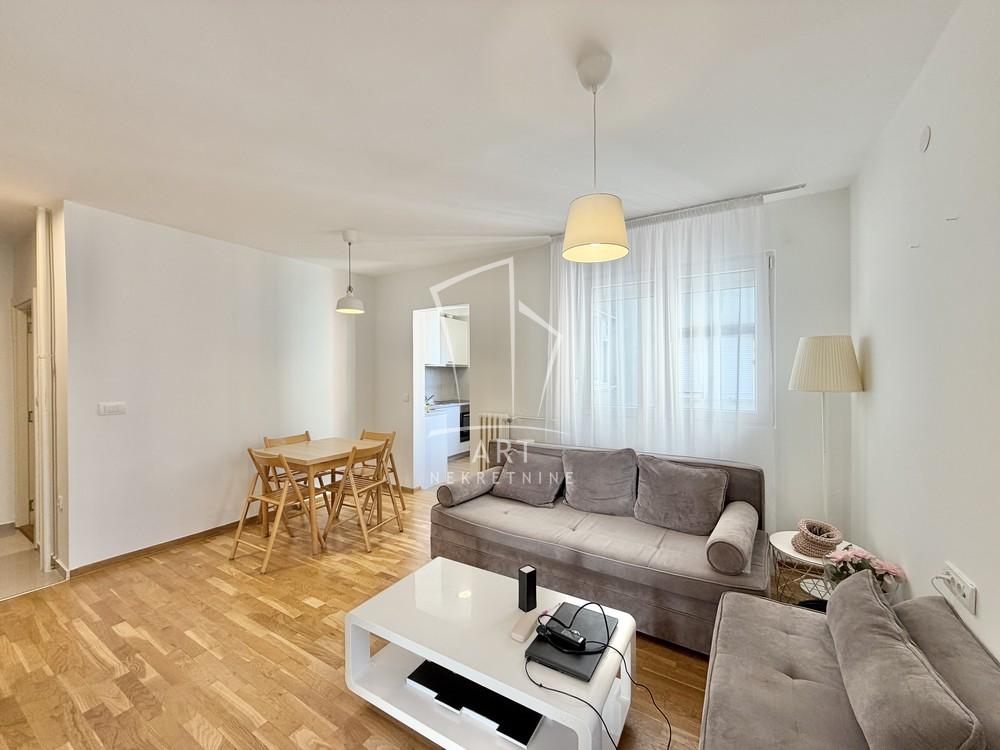 Stan na prodaju u Beogradu, Rakovica, dvoiposoban, 48m2, cena 135000 evra