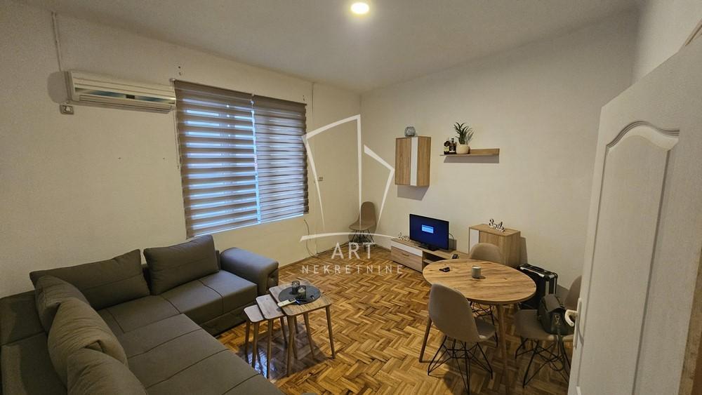 Stan na prodaju u Beogradu, Savski venac, dvosoban, 34m2, cena 99000 evra