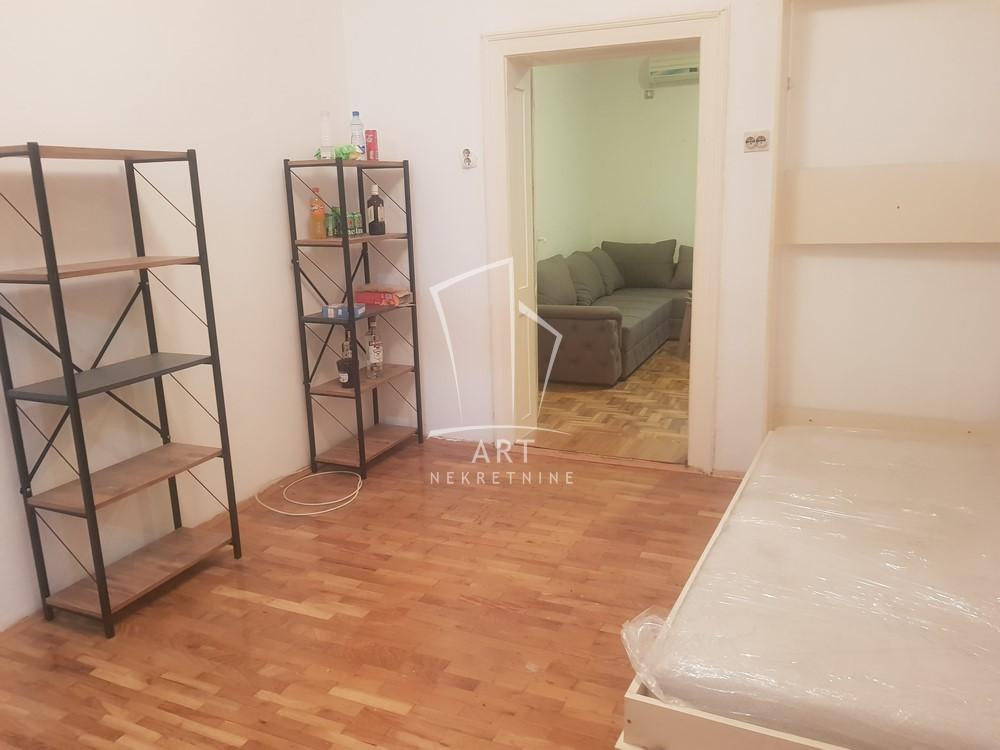 Stan na prodaju u Beogradu, Savski venac, dvosoban, 34m2, cena 122880 evra