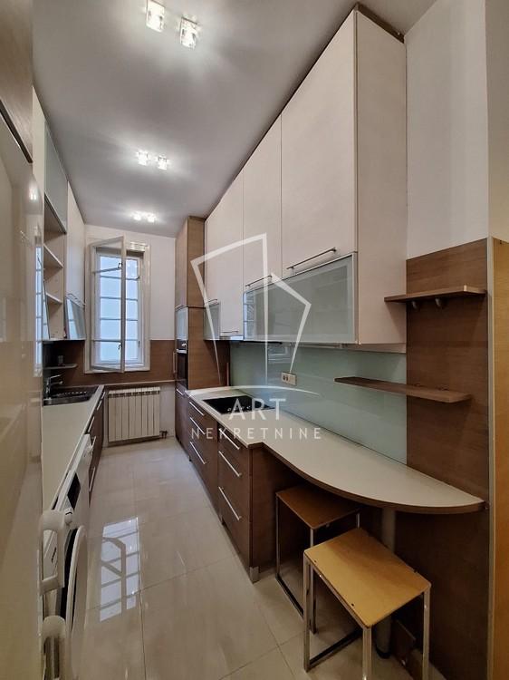 Stan na prodaju u Beogradu, Savski venac, trosoban, 100m2, cena 500000 evra