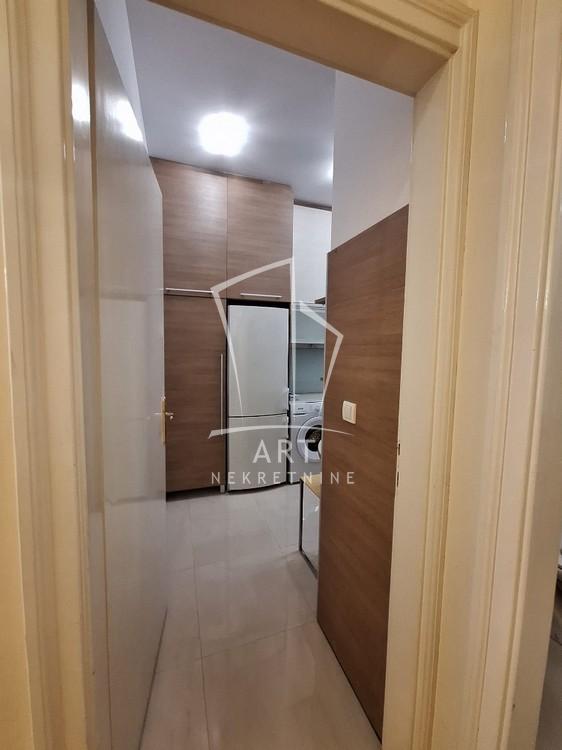 Stan na prodaju u Beogradu, Savski venac, trosoban, 100m2, cena 500000 evra