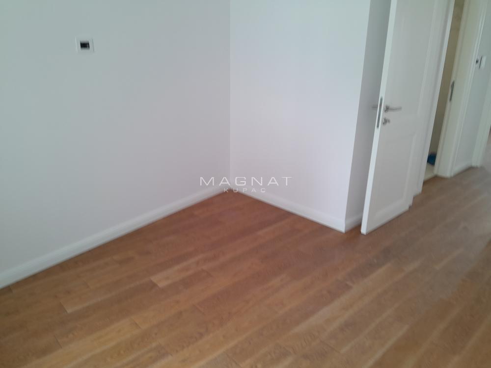 Stan na prodaju u Beogradu, Vračar (Hram), trosoban, 71m2, cena 354900 evra