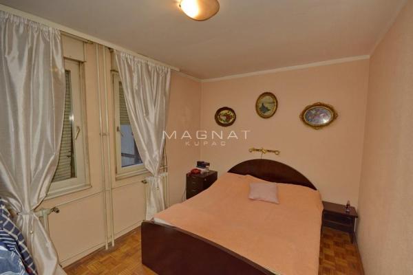 Stan na prodaju u Beogradu, Zvezdara, cetvorosoban, 86m2, cena 280000 evra