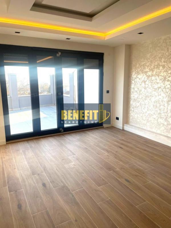 Stan na prodaju u Beogradu, Altina, cetvorosoban, 162m2, cena 315000 evra