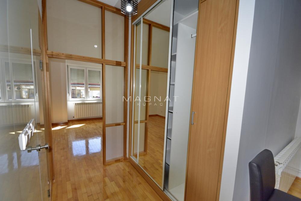 Stan na prodaju u Beogradu, Savski venac, dvosoban, 53m2, cena 239900 evra