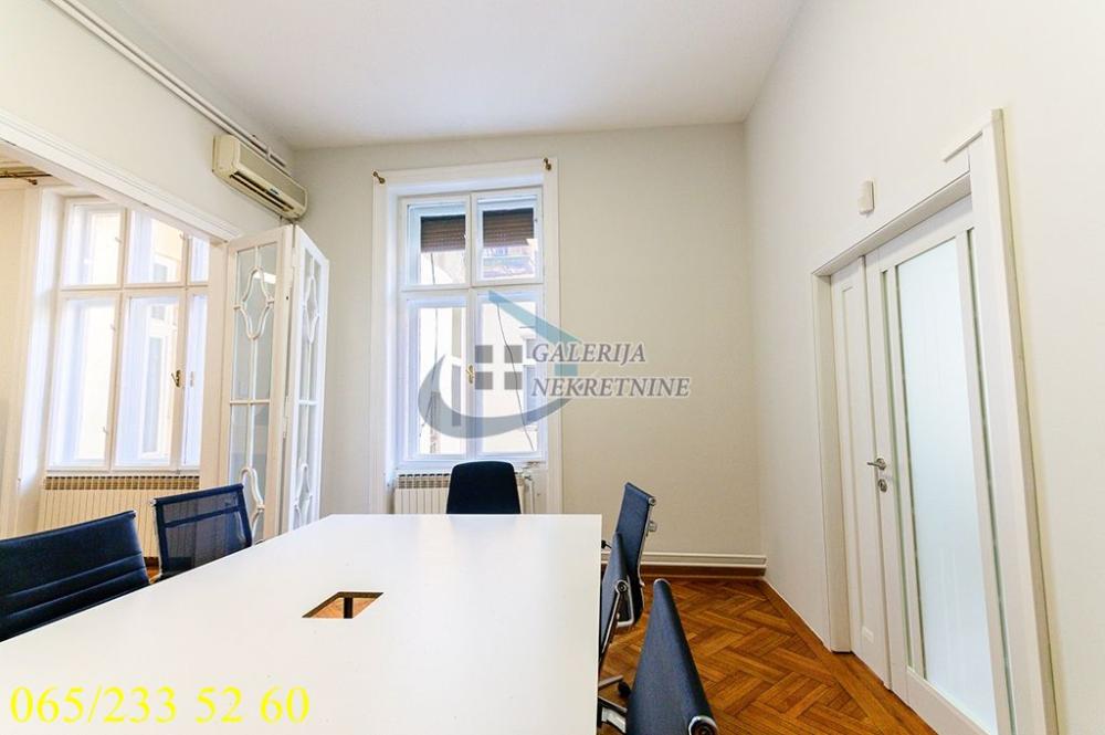 Stan na prodaju u Beogradu, Stari grad, 239m2, cena 1000000 evra