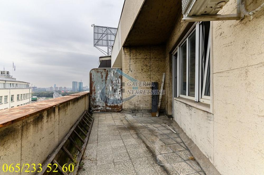 Stan na prodaju u Beogradu, Stari grad, dvoiposoban, 73m2, cena 320000 evra