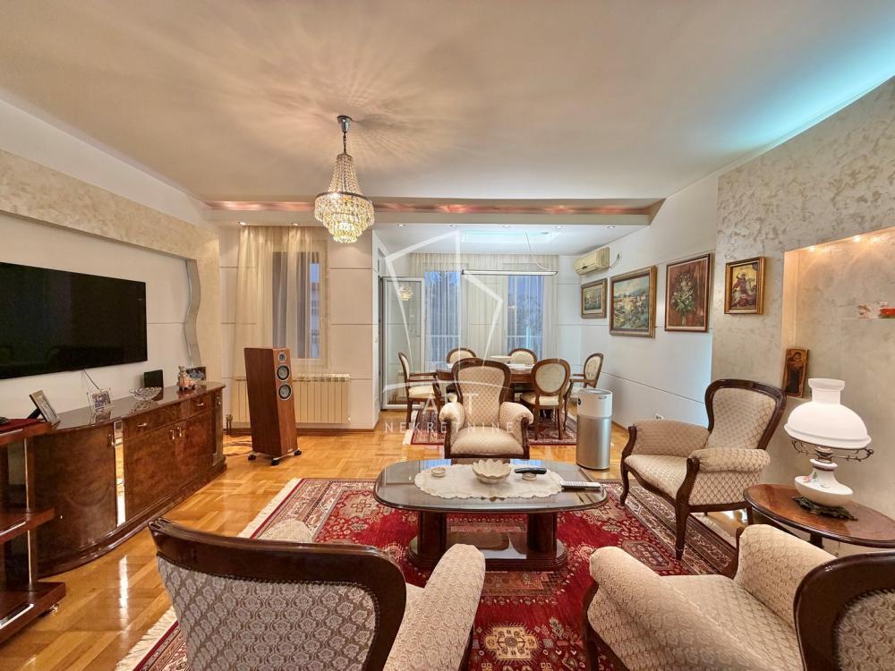 Stan na prodaju u Beogradu, Zvezdara, cetvorosoban, 102m2, cena 500000 evra