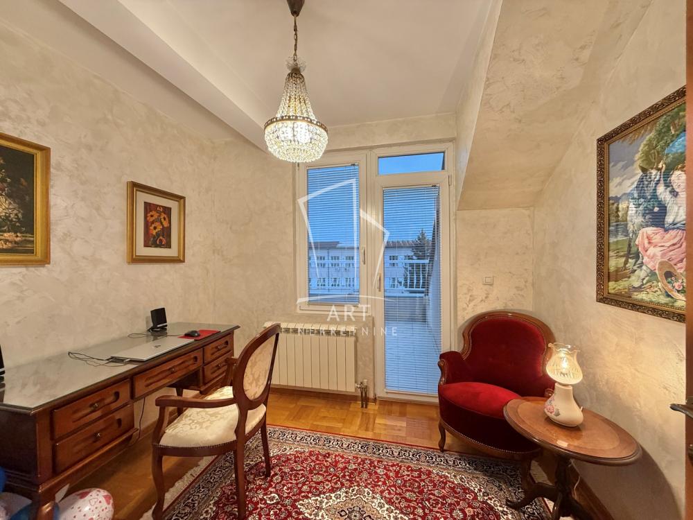 Stan na prodaju u Beogradu, Zvezdara, cetvorosoban, 102m2, cena 500000 evra