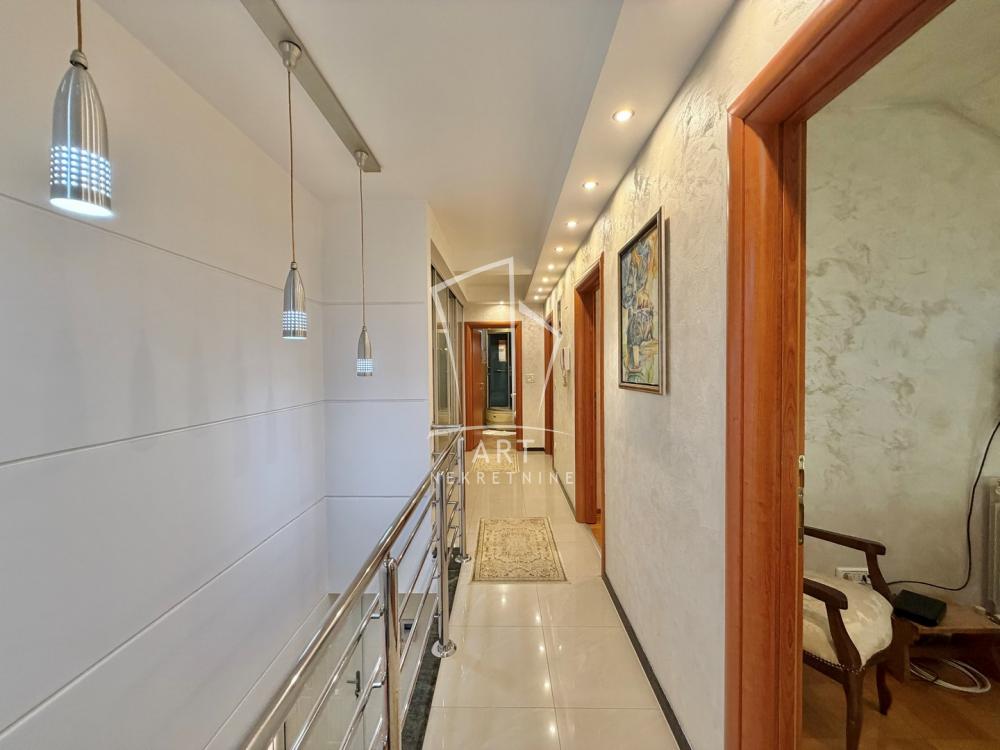 Stan na prodaju u Beogradu, Zvezdara, cetvorosoban, 102m2, cena 500000 evra