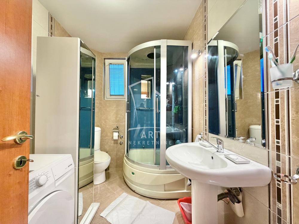 Stan na prodaju u Beogradu, Zvezdara, cetvorosoban, 102m2, cena 500000 evra