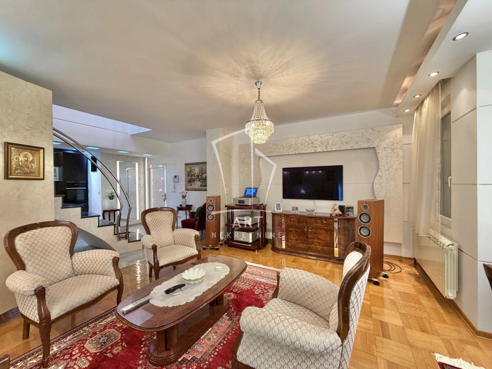 Stan na prodaju u Beogradu, Zvezdara, cetvorosoban, 102m2, cena 500000 evra