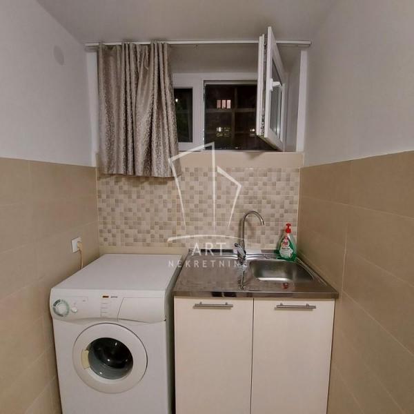 Stan na prodaju u Beogradu, Gornji grad, jednosoban, 31m2, cena 72000 evra