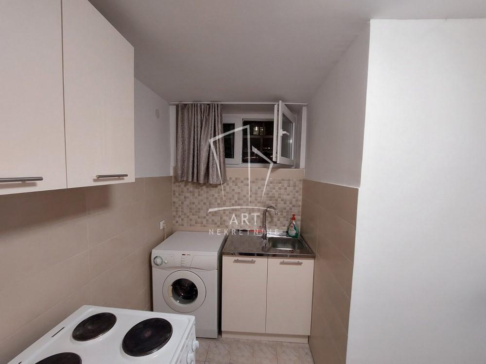 Stan na prodaju u Beogradu, Gornji grad, jednosoban, 31m2, cena 72000 evra