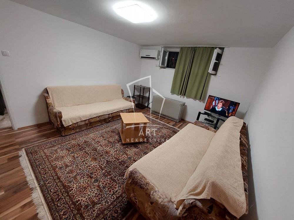 Stan na prodaju u Beogradu, Gornji grad, jednosoban, 31m2, cena 72000 evra