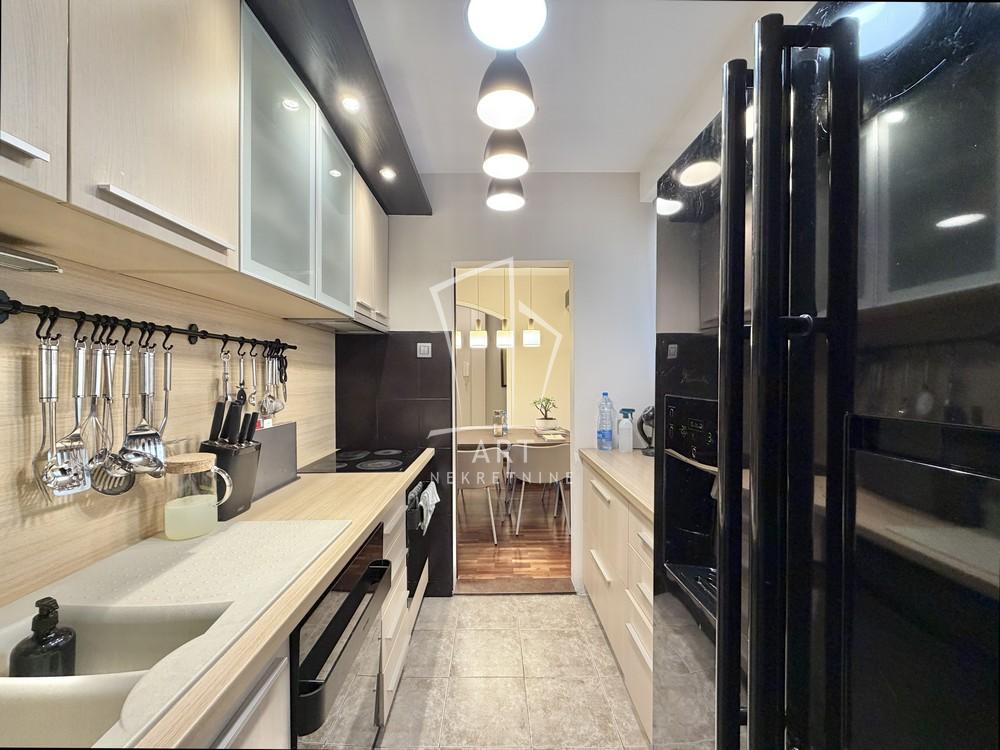 Stan na prodaju u Beogradu, Novi Beograd, dvosoban, 62m2, cena 239700 evra