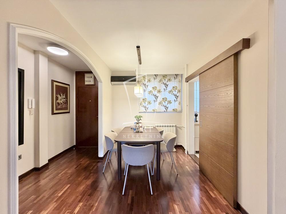 Stan na prodaju u Beogradu, Novi Beograd, dvosoban, 62m2, cena 239700 evra