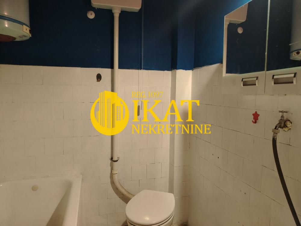 Stan na prodaju u Beogradu, Vračar, trosoban, 65m2, cena 235000 evra