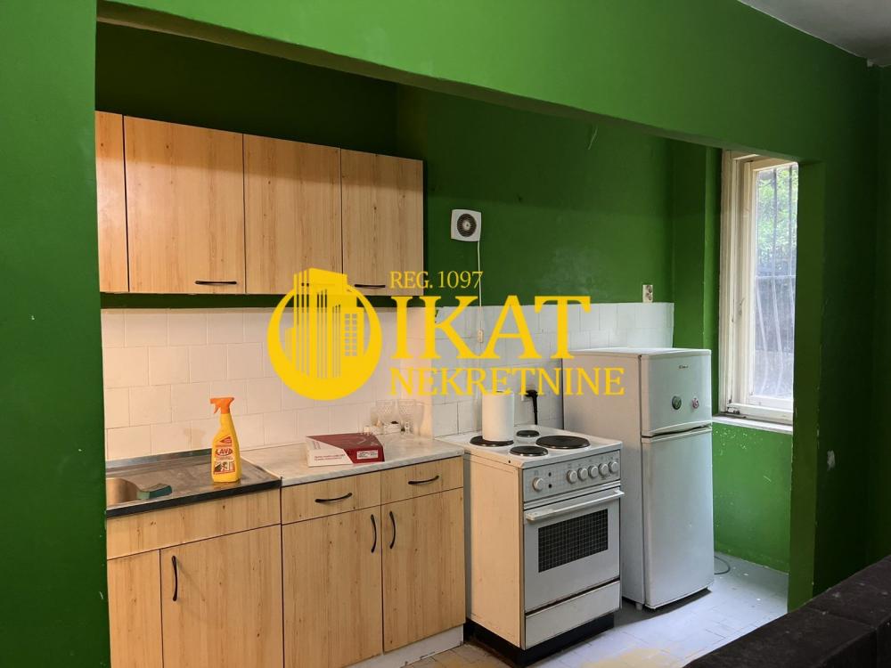 Stan na prodaju u Beogradu, Vračar, trosoban, 65m2, cena 235000 evra