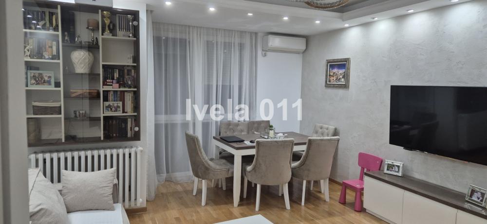 Stan na prodaju u Beogradu, Zvezdara, trosoban, 64m2, cena 265000 evra