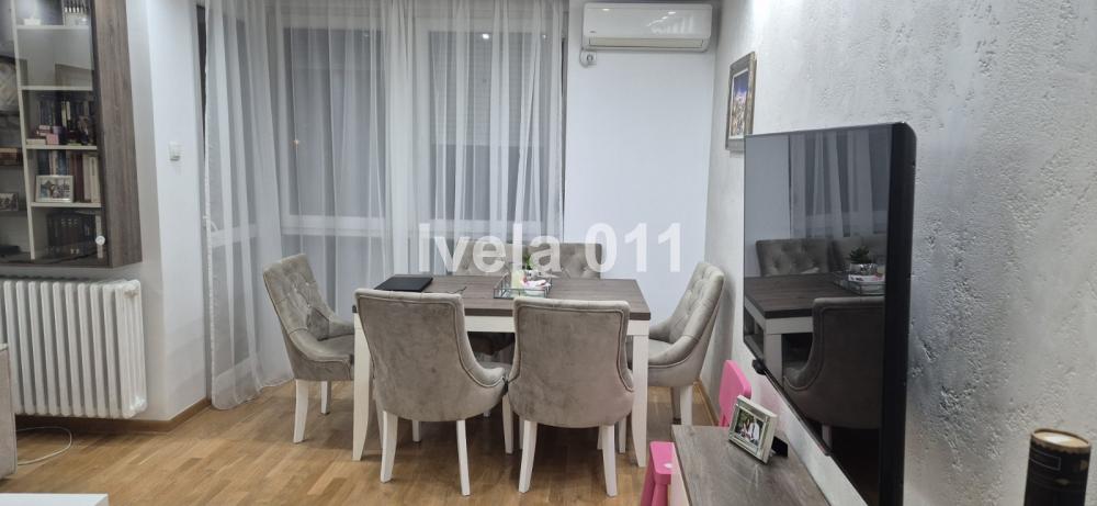 Stan na prodaju u Beogradu, Zvezdara, trosoban, 64m2, cena 265000 evra