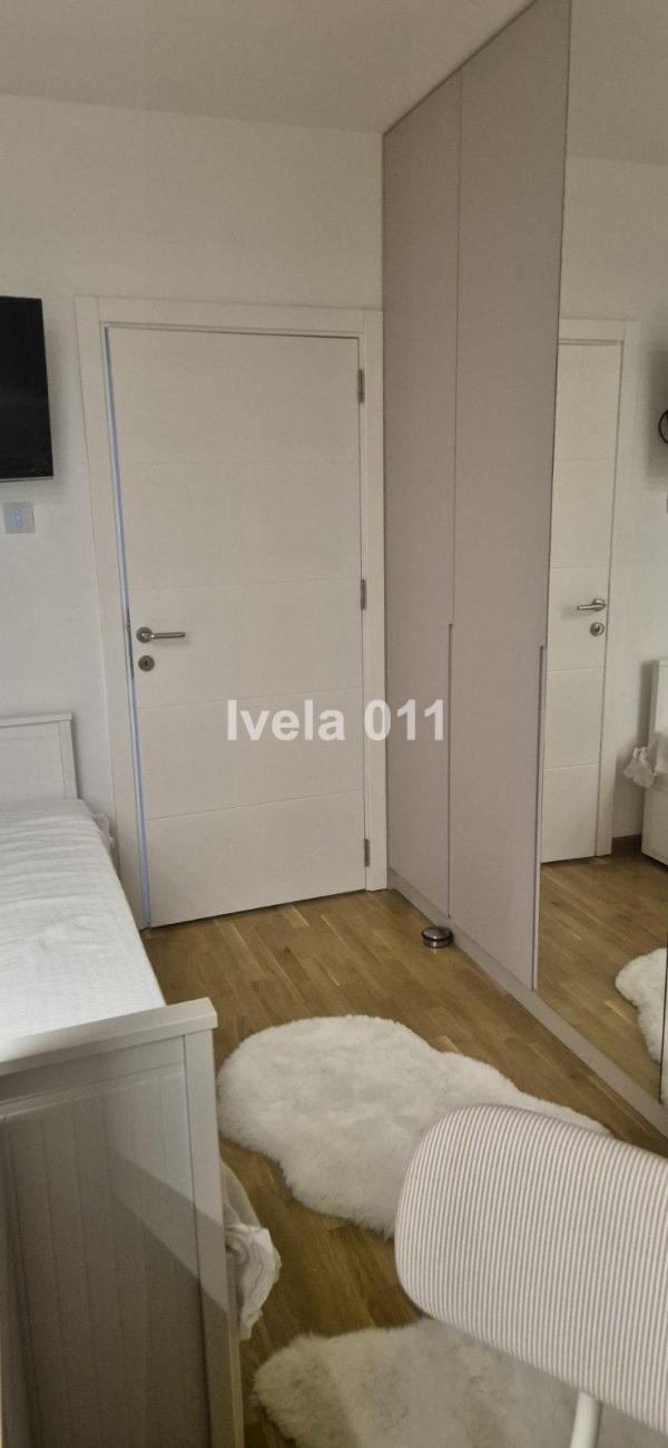 Stan na prodaju u Beogradu, Zvezdara, trosoban, 64m2, cena 265000 evra