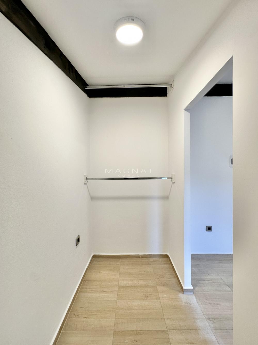 Stan na prodaju u Beogradu, Stari grad, dvosoban, 52m2, cena 160000 evra