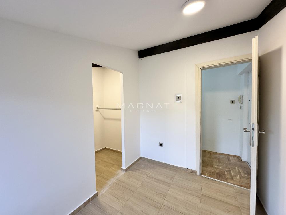 Stan na prodaju u Beogradu, Stari grad, dvosoban, 52m2, cena 160000 evra