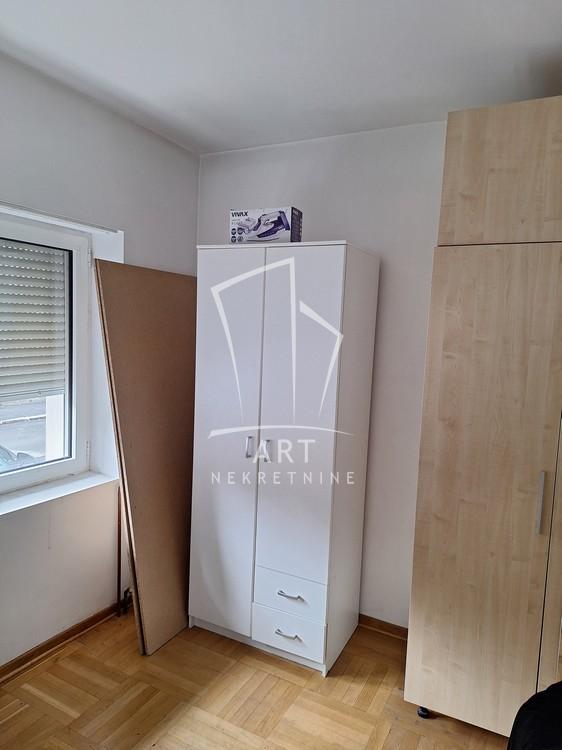 Stan na prodaju u Beogradu, Vojvode Stepe, cetvorosoban, 93m2, cena 300000 evra