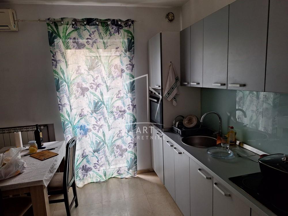 Stan na prodaju u Beogradu, Vojvode Stepe, cetvorosoban, 93m2, cena 300000 evra