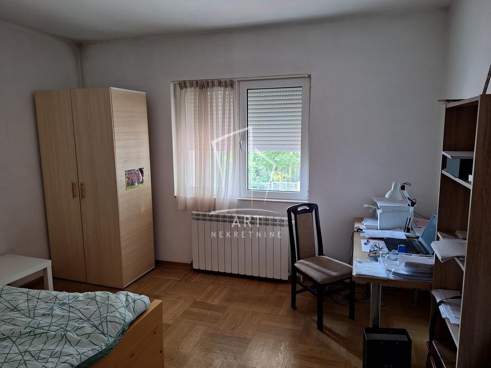 Stan na prodaju u Beogradu, Vojvode Stepe, cetvorosoban, 93m2, cena 300000 evra