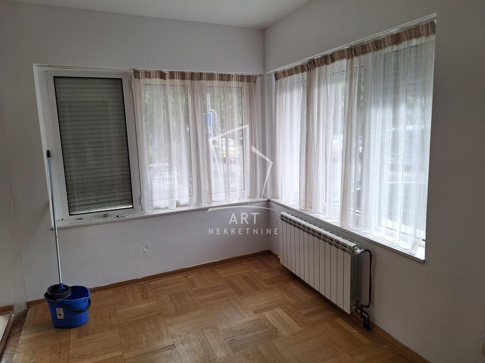 Stan na prodaju u Beogradu, Vojvode Stepe, cetvorosoban, 93m2, cena 300000 evra